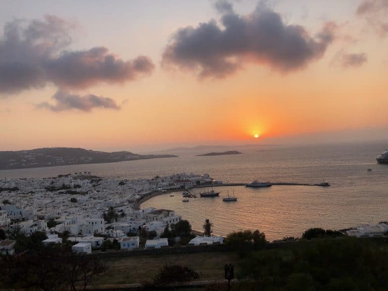 bars in mykonos