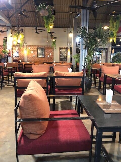 cocktail bar in siem reap
