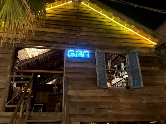 cocktail bar in siem reap