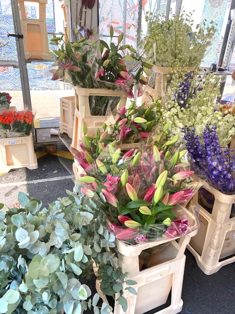 colombia road flower market