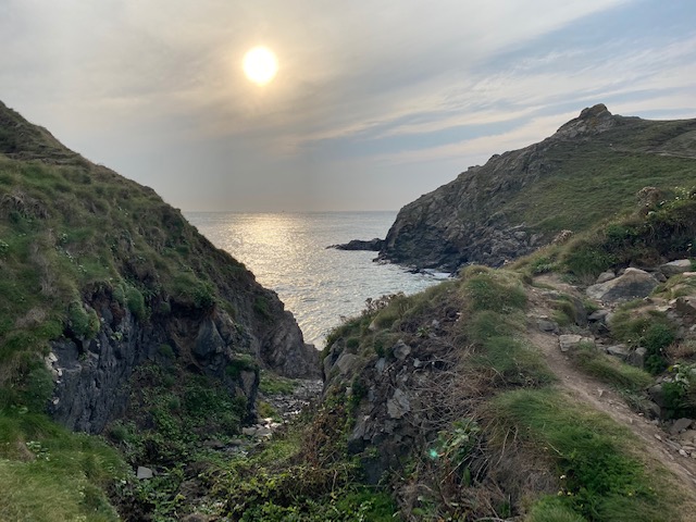 walk from lizard point to kynance cove