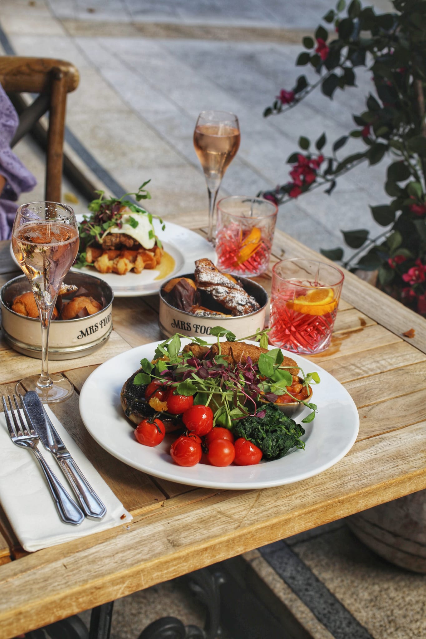 bottomless brunch in the city