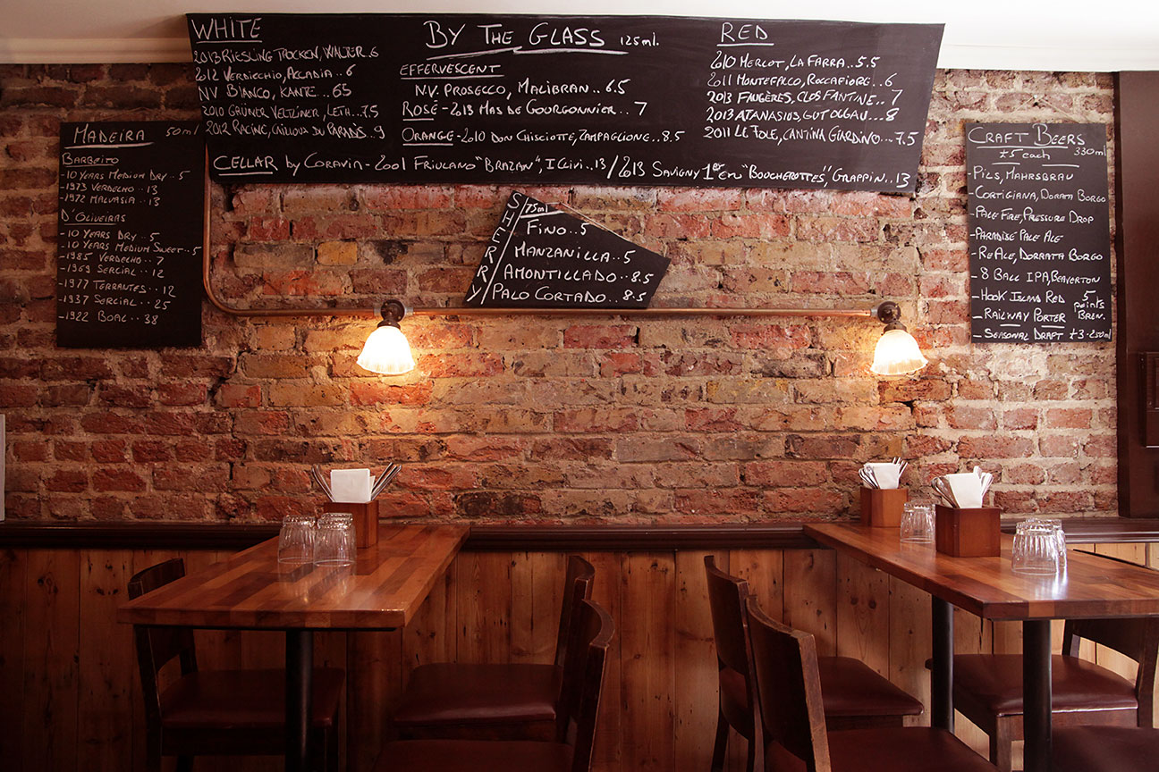 wine bar in fitzrovia