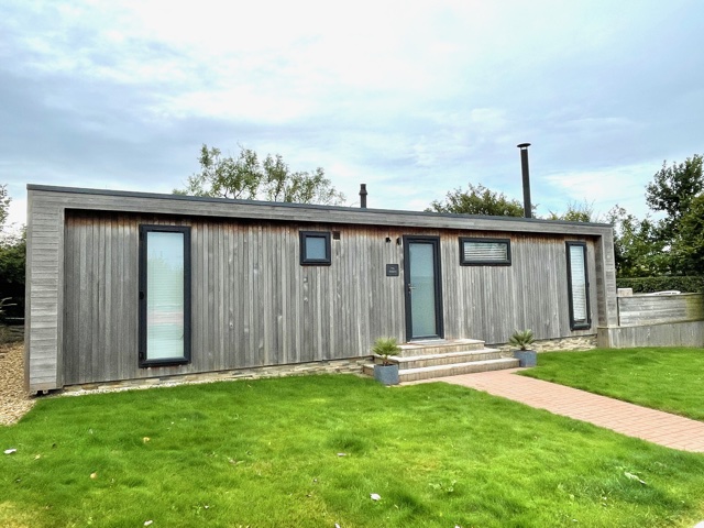lodge in cheddar