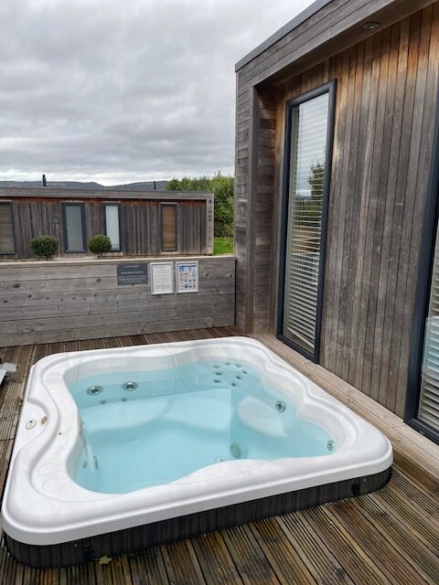 lodge in cheddar