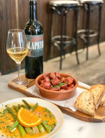 wine bar in borough market