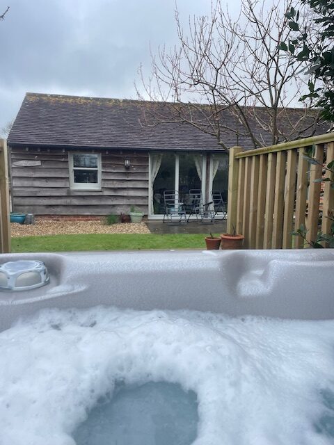 cottage with hot tub in the New forest 