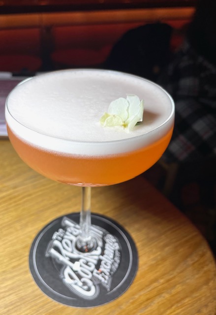 cocktails in fitzrovia