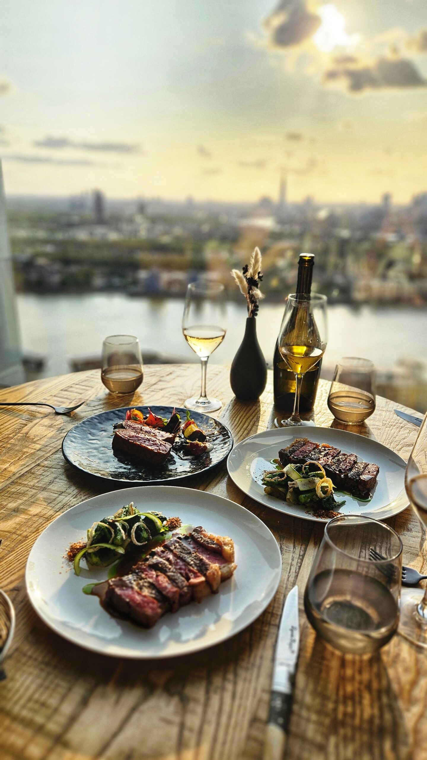 rooftop restaurant in canary wharf