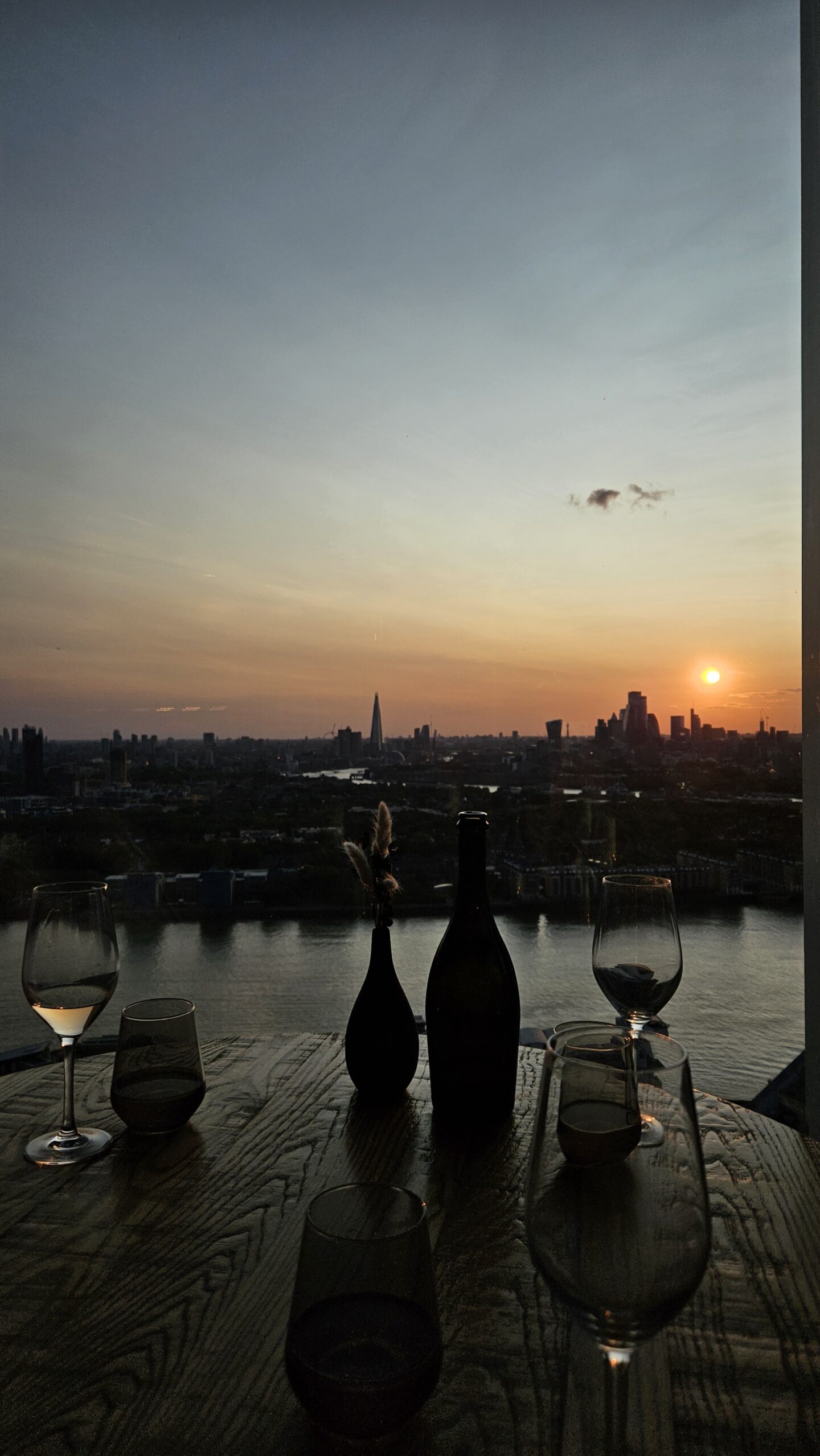 rooftop restaurant in canary wharf
