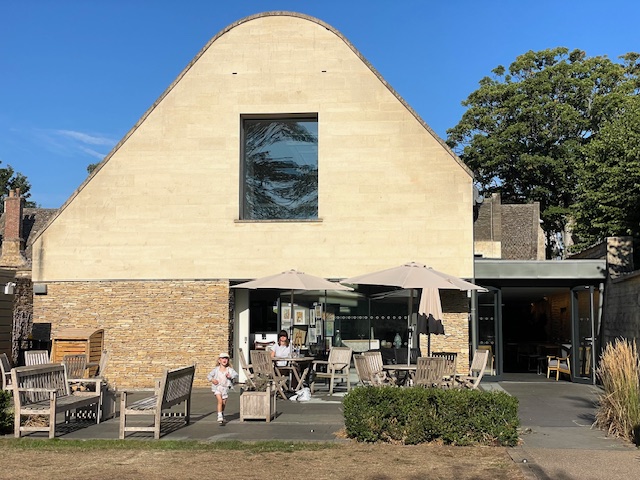 cafe in burford
